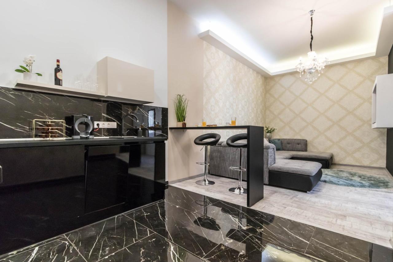 George'S Luxury Apartment At Danube Budapest Bagian luar foto