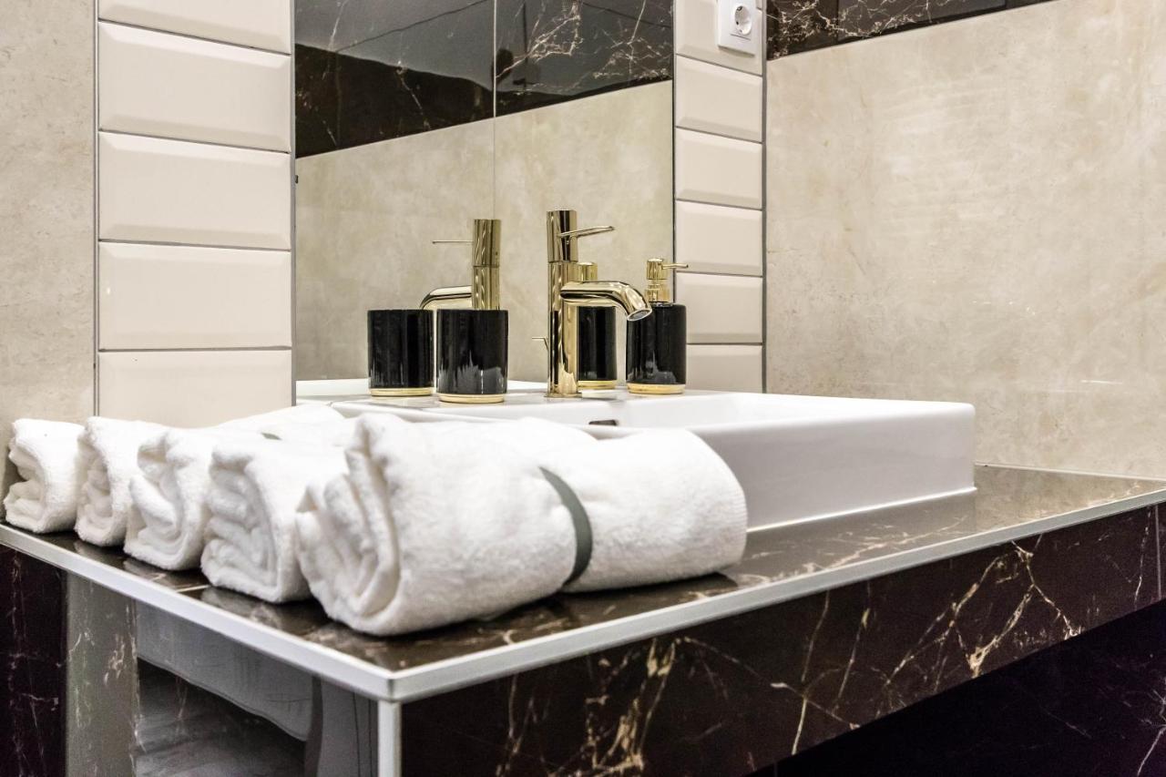 George'S Luxury Apartment At Danube Budapest Bagian luar foto